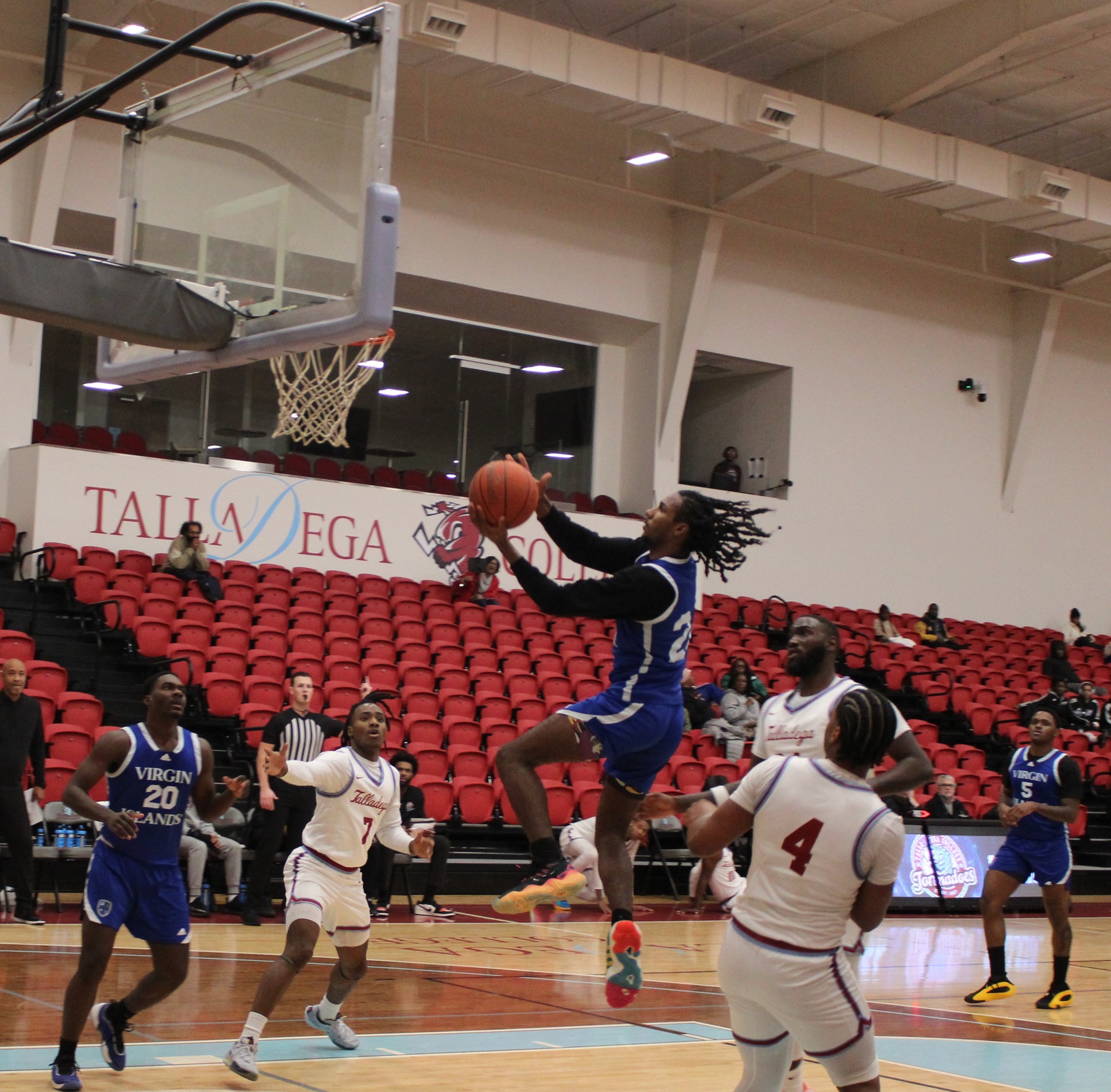 Phillips Explodes for 33 points in Bucs&rsquo; Loss to Talladega